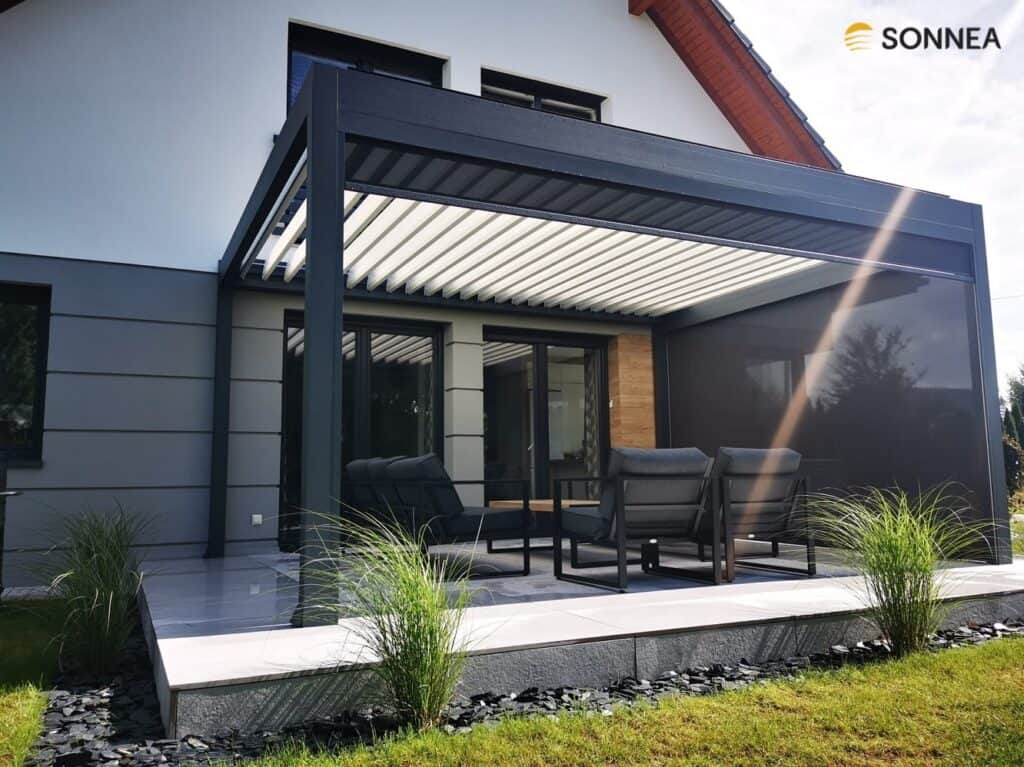 Pergola lamelowa z roletami Screen ZIP