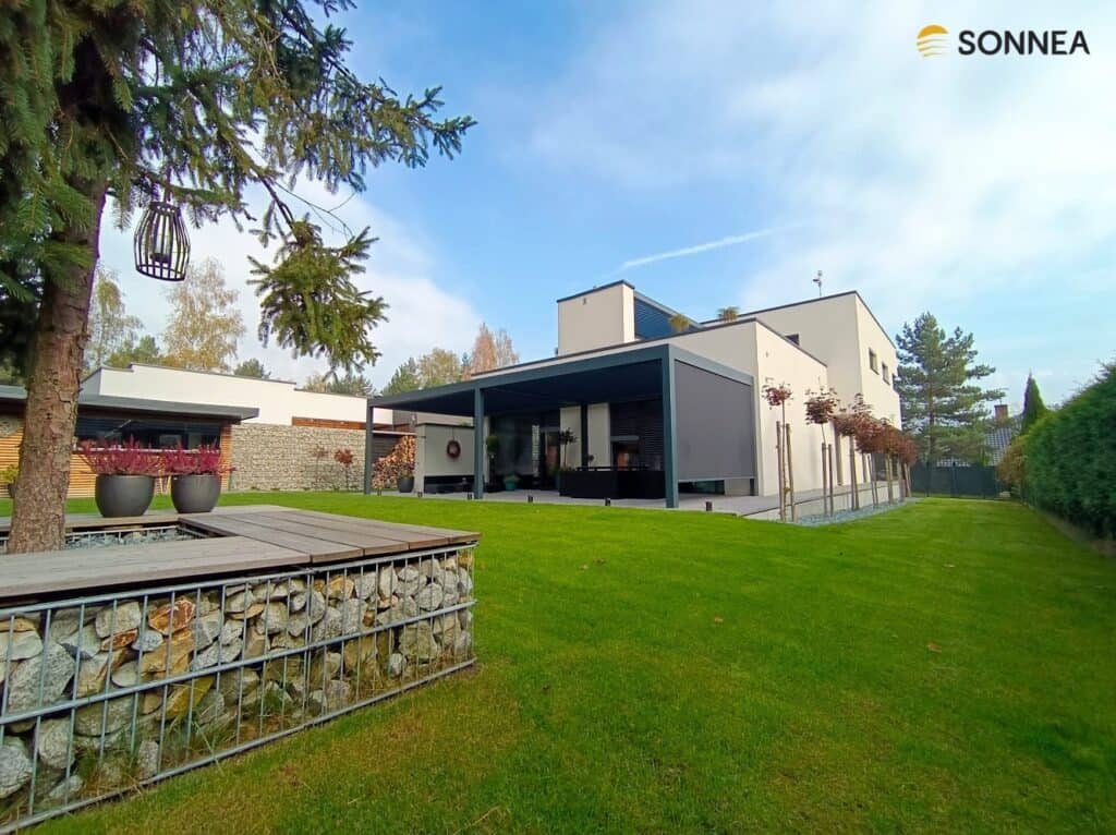 Pergola lamelowa wolnostojąca oraz moduł dachowy