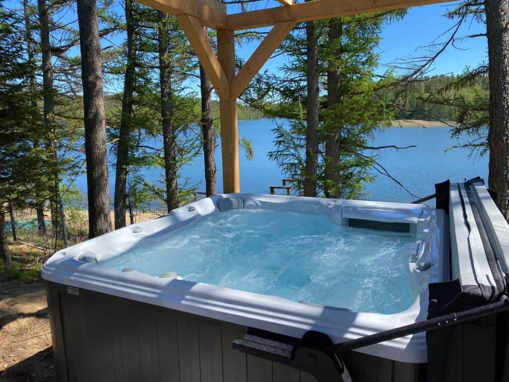 Jacuzzi - wanna z hydromasażem