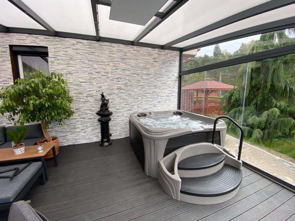 Jacuzzi - wanna z hydromasażem