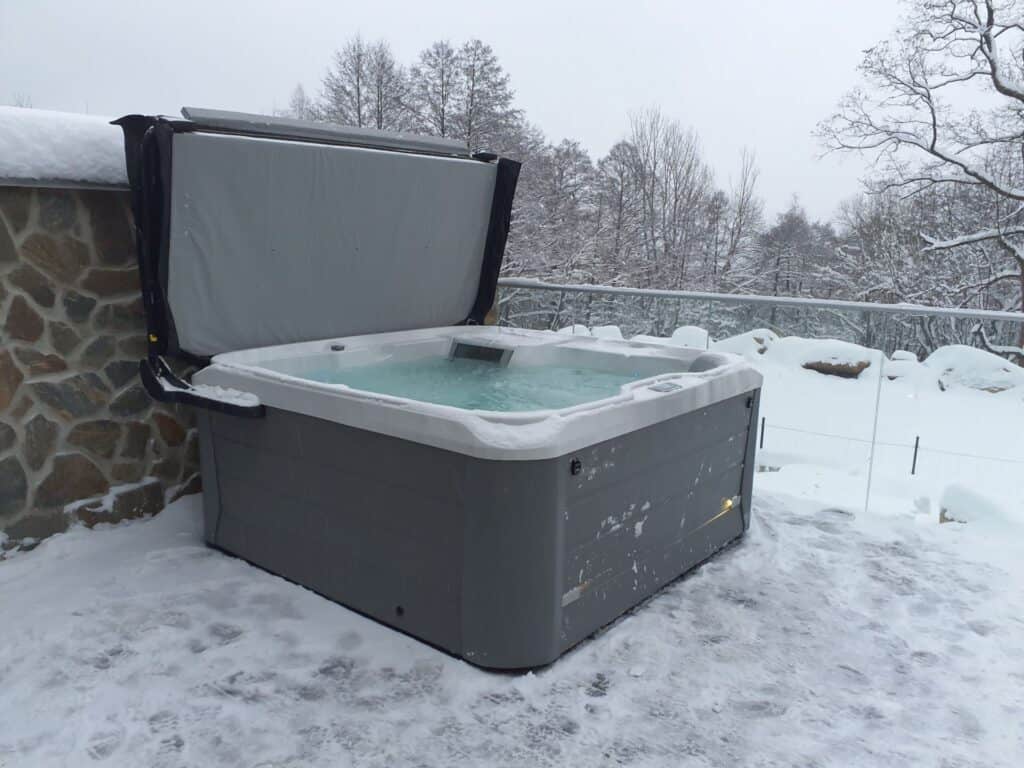 Jacuzzi - wanna z hydromasażem