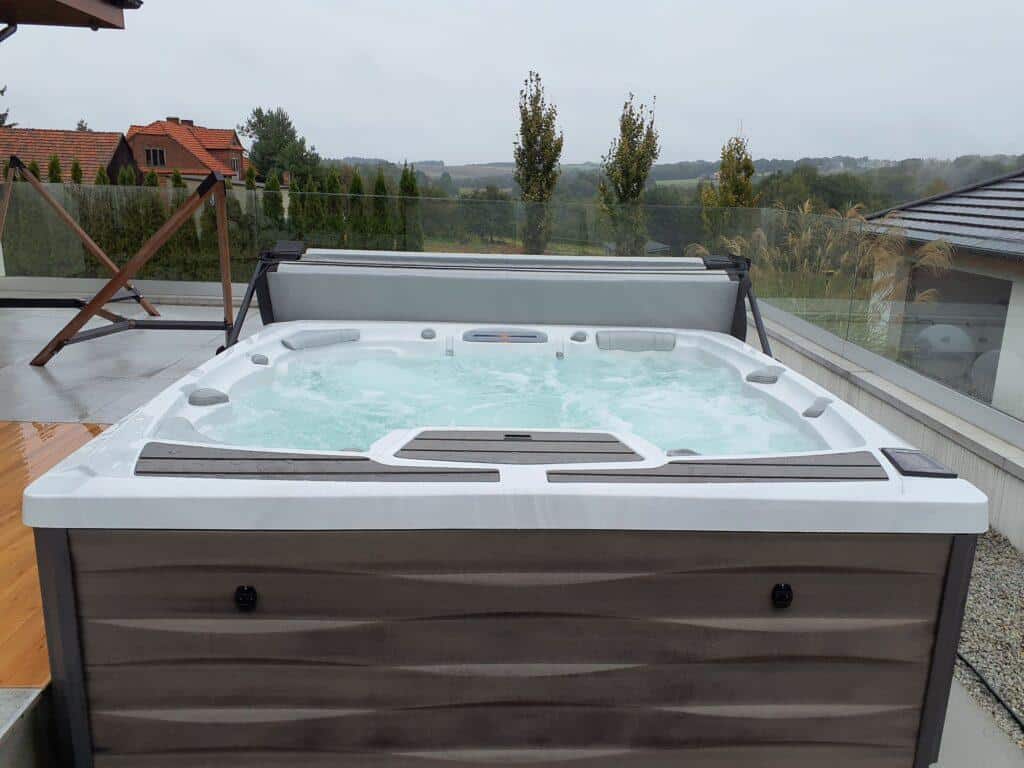 Jacuzzi - wanna z hydromasażem