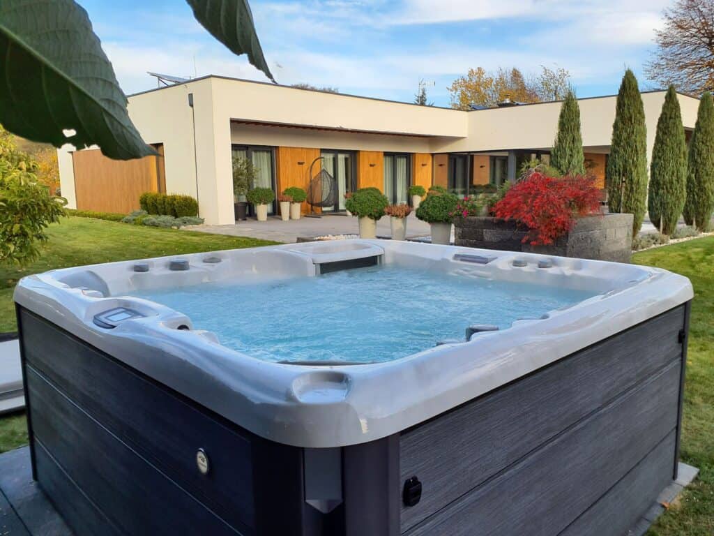 Jacuzzi - wanna z hydromasażem